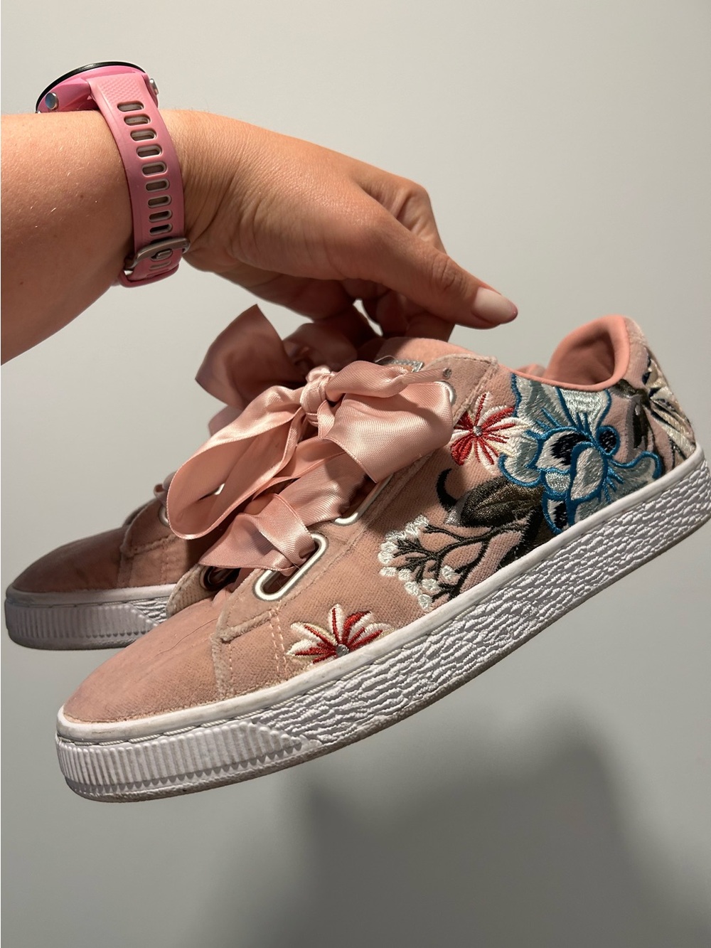 Puma Embroided Pink Embroidered Velved Sneakers with Ribbon Laces